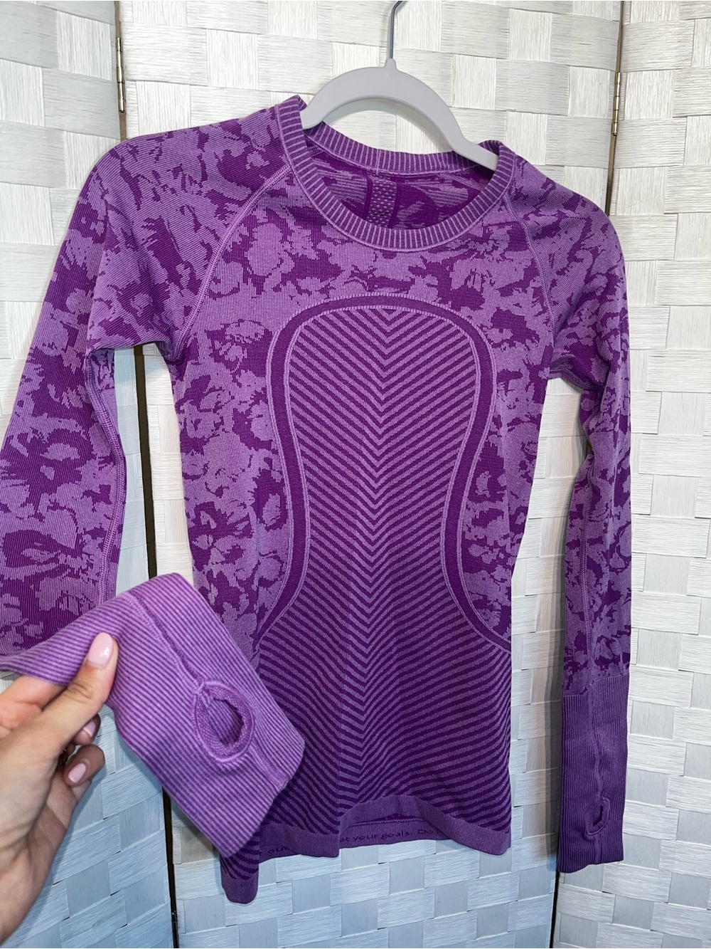 Lululemon Tender Violet Swiftly Tech Long Sleeve Shirt Crew Purple Camo Size 4 - Picture 5 of 7